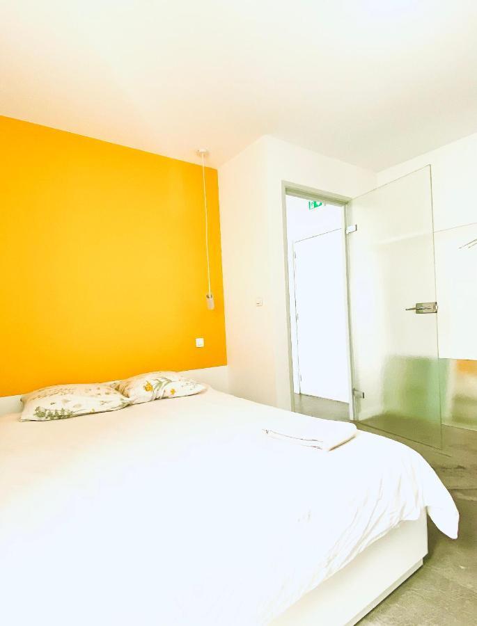 Chambre Arty Chez Minuit Deux Macon Exterior photo